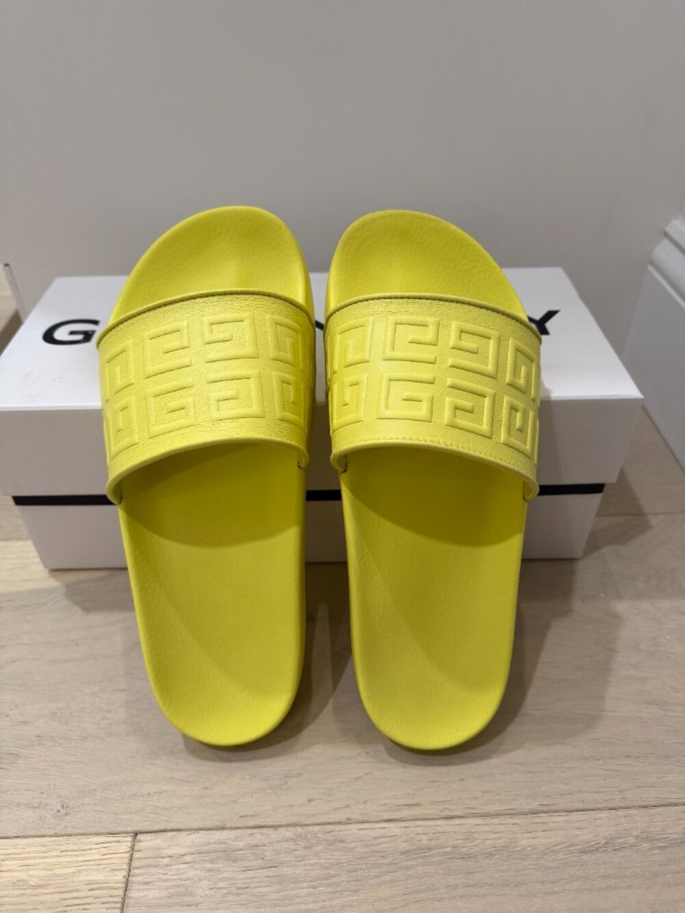 Givenchy Pool Slides - yellow - Picture 2 of 8